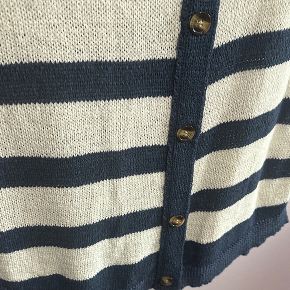Cable & Gauge Navy and Cream Knit Top - Picture 9 of 9
